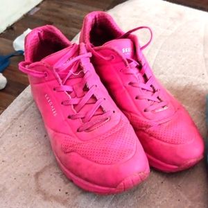 Pink size 11M Skechers